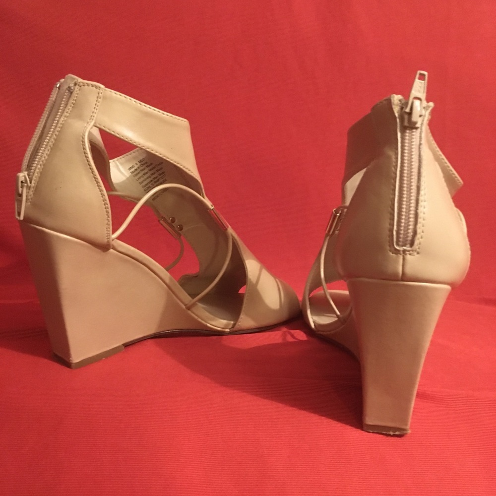 Shoes - Picture 3 of 3